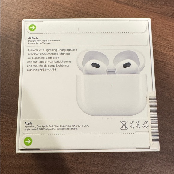 Apple AirPods 3rd Generation - Picture 3 of 4